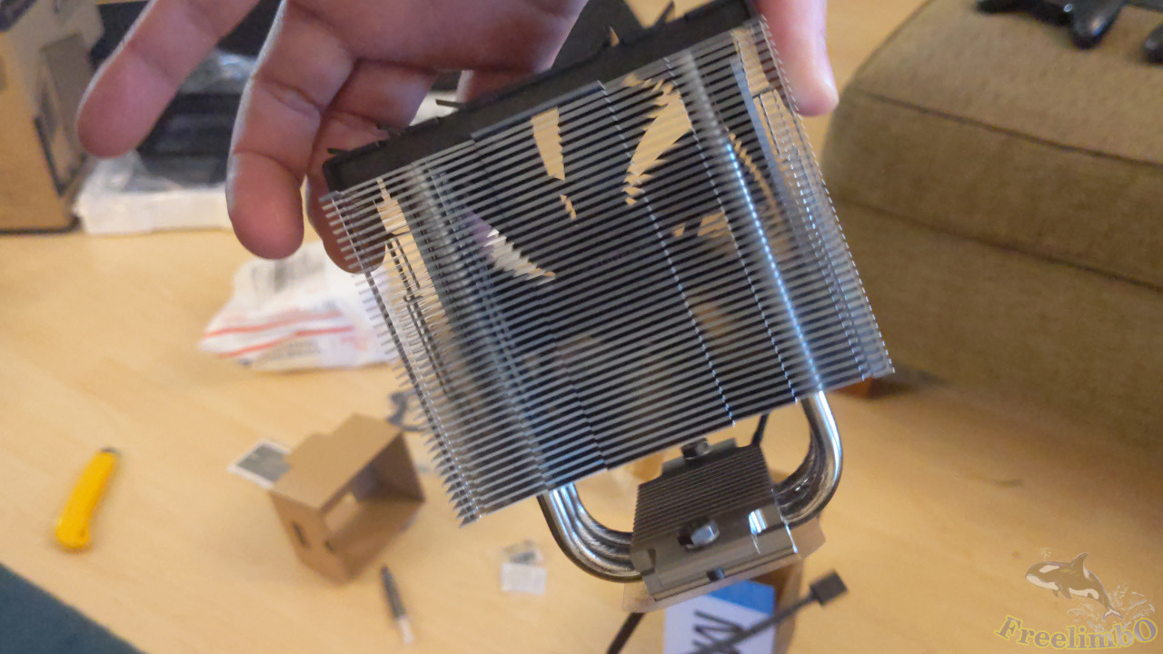 /img/2021-08-21a/Cryorig-M9A_back.jpg