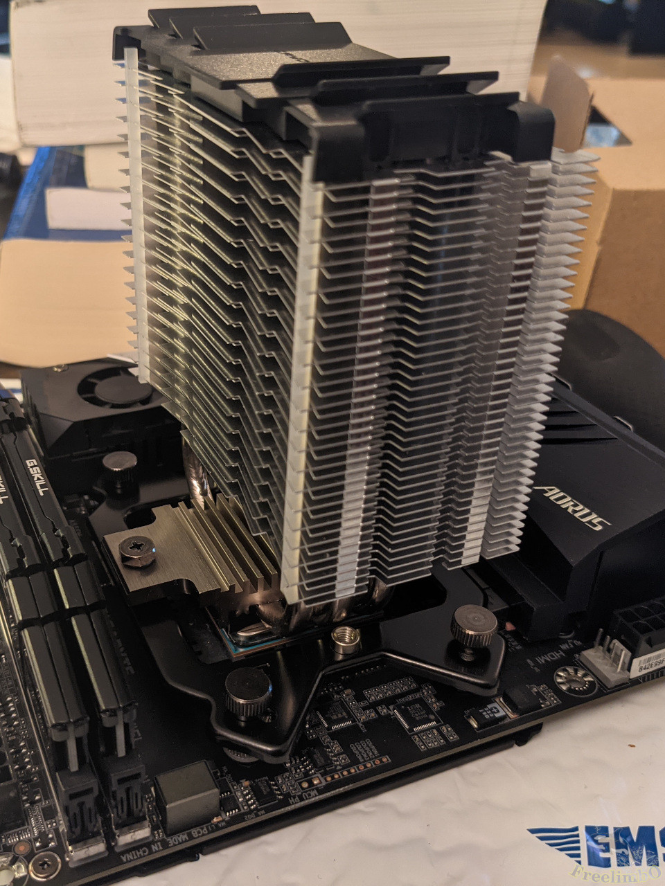 /img/2021-08-21a/X570-I_tower.jpg
