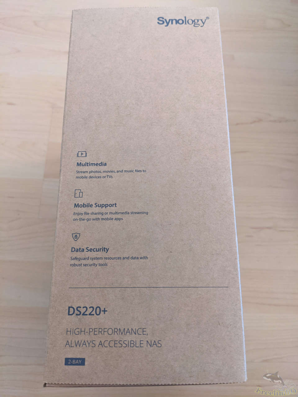 DS220plus_box_1.jpg